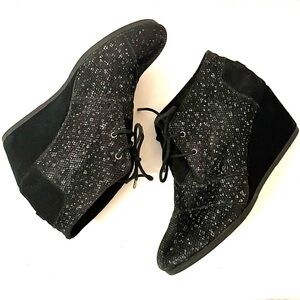 TOMS Desert Wedge Booties Black Shimmer Lace-Up Ankle Boots Size 11